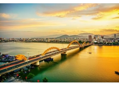 Da Nang - a 'date' location with famous bridges on both banks of the Han River